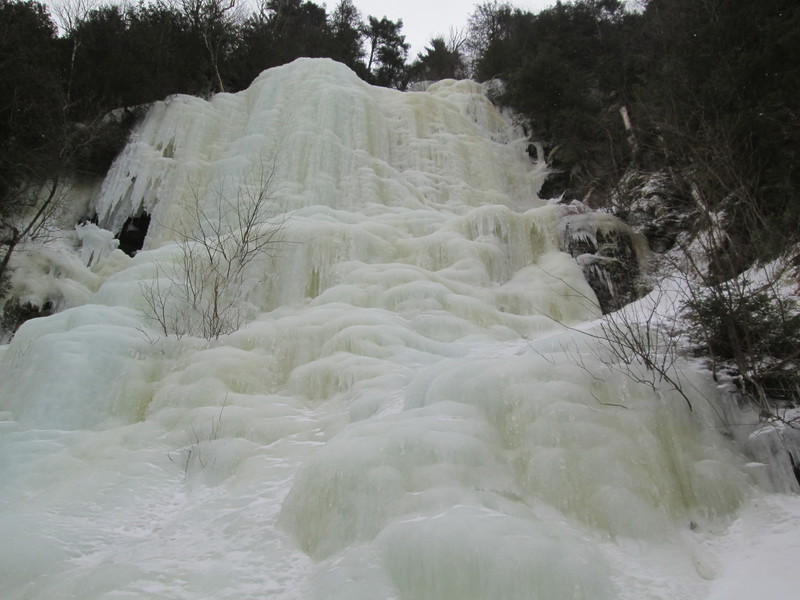 Central Pillar featuring several lines in fat and wet conditions.