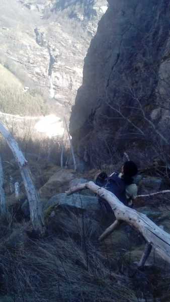 The crack on the right is basically p2 of the climb. We hiked a bit too far uphill and past it.