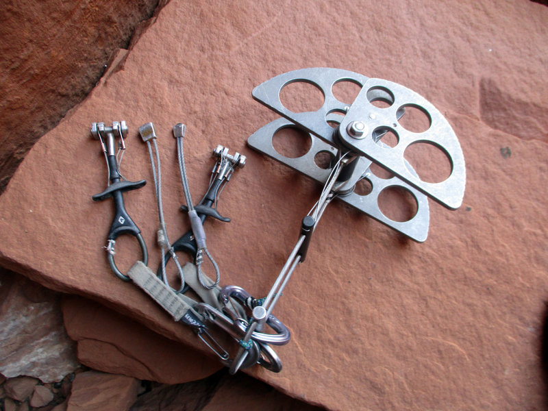 Comfortable rack for P1 (apart from 3 additional slings for bolts & chockstones). I doubled up gear on chockstones, so you could leave a nut & 0.4 behind if you don't care to. Also, tie your knot in long and clip direct to the VG for better climbing.