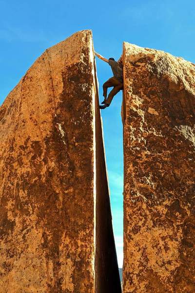 Climbing plumber crack