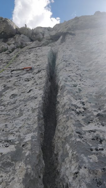 Lovely crack on Brid pitch 3