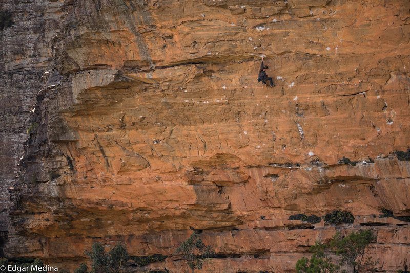 Brad Wright climbing Super Dooper Goo (29/8a) at Diamond Falls, Blue Mountains. the360guide.com