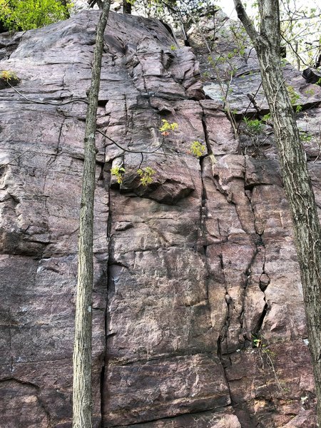 Mousehole Buttress from the view of the middle. Tom and Mouse Crack are shown.