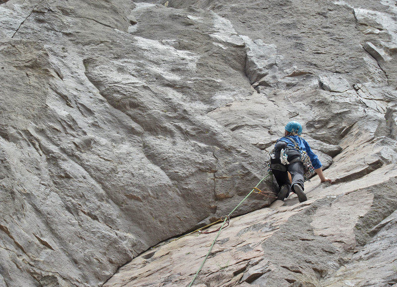 the gazelle nearing the traverse on P1, watch rope drag