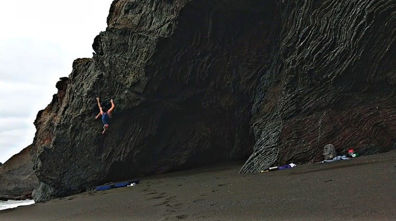"Intruding Dyke" V5 variation