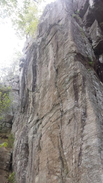 Secteur des fissures. "Megaman" is the crack left of the arete.