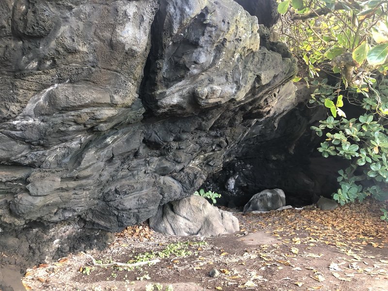 Cave full of potential for new routes found on the way to Hālawa bay. You can pull your car directly into the cave from the highway.