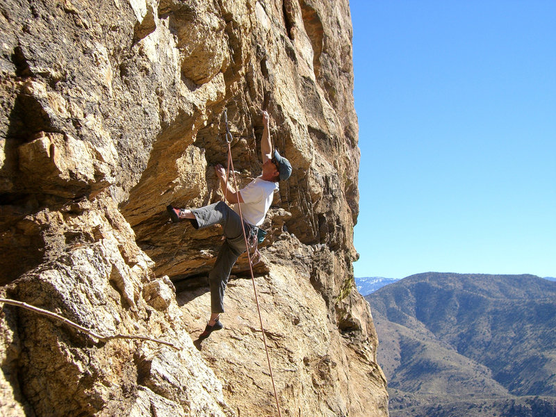 Will Strickland starting up a fun climb in La Milagrosa Canyon.