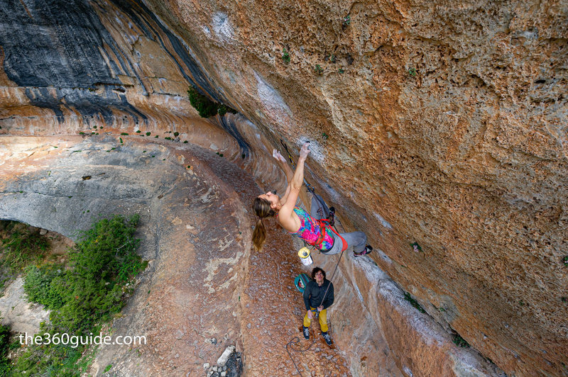 "Bistec de Biceps" (26/7b ), L'Olla, Siurana