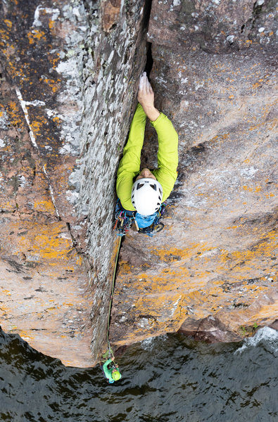 Cranking through hand jams on Yamadori.
<br>
Photo: Rutger Van Huber