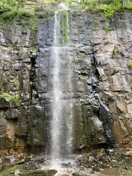 The Main Flow area during the summer after a brief rain. Wahtusi Crack on the right.