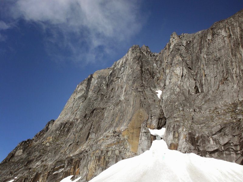 SE ridge starts with the orange/gray corner lookers left of the large gully.