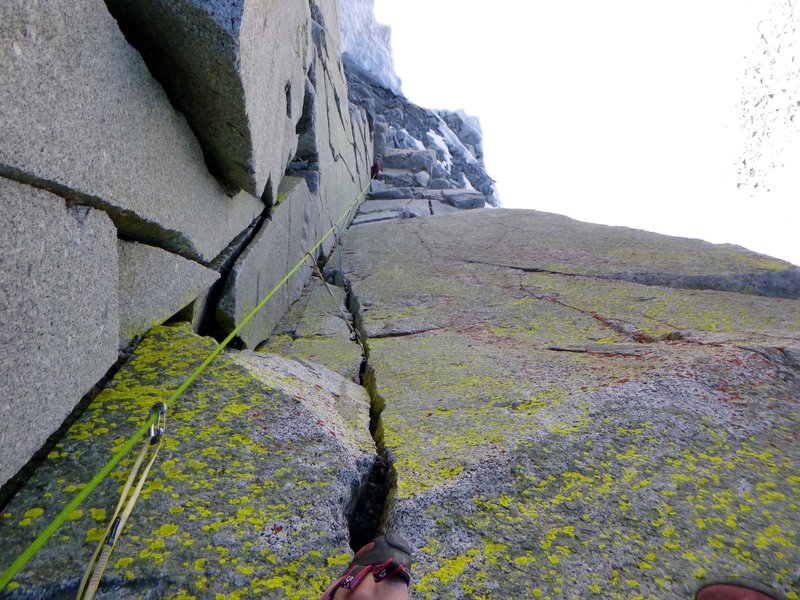 Looking back down the lower half of the Green Dihedral (pitch 2).