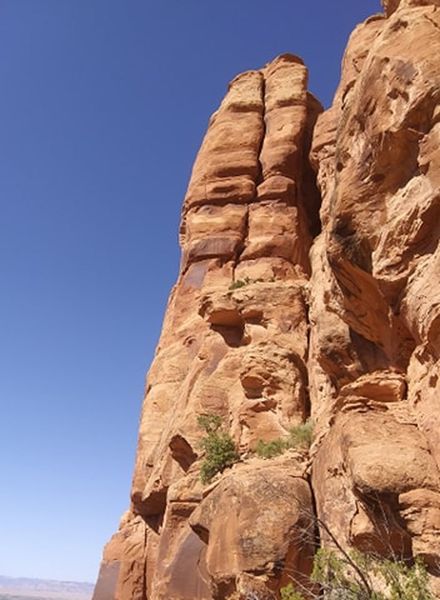 Panduva and Hanuman (right chimney).