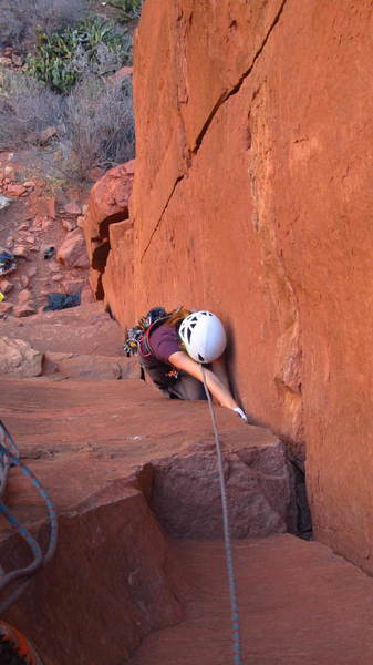 Jamming my way up the crack.
