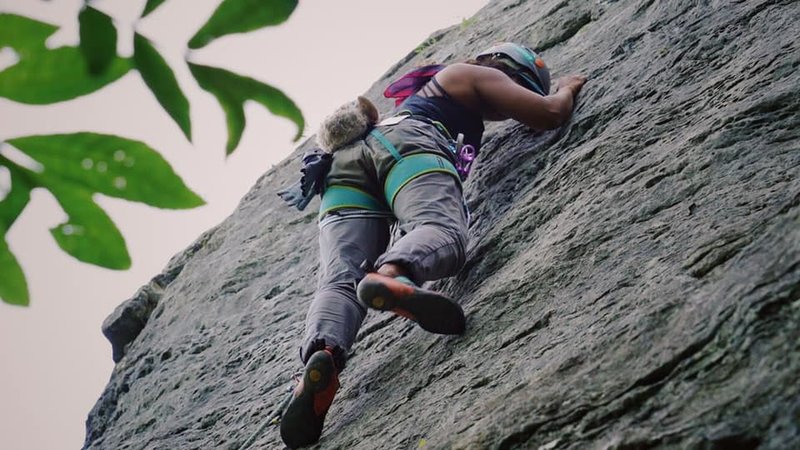 Sofia maneuvers the crux. Somewhere between 4th and 5th clip