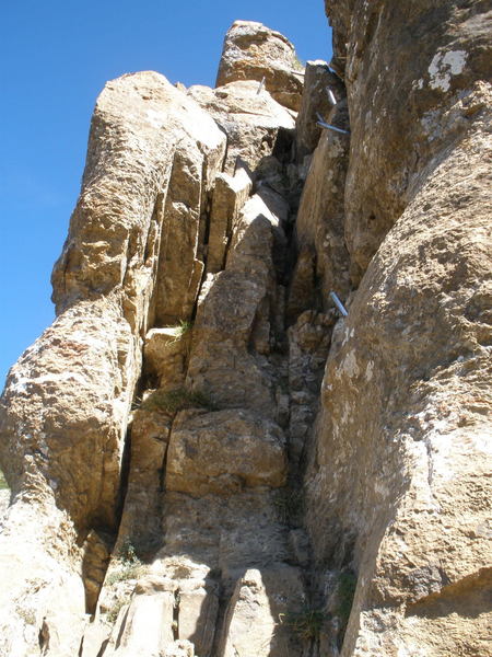 The 35-45 ft section on the "Clavijan" ("pitons") route UP on the hiking trail.