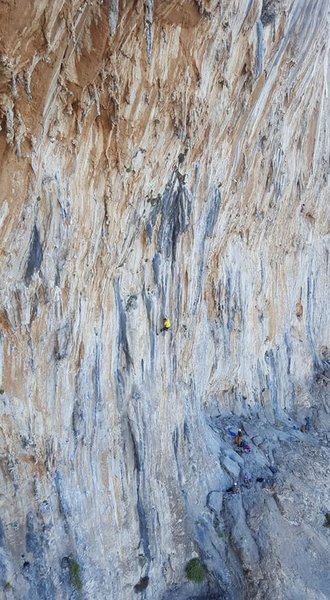 Poor mans drone shot on the rappel descend from the multi pitch anchors.
