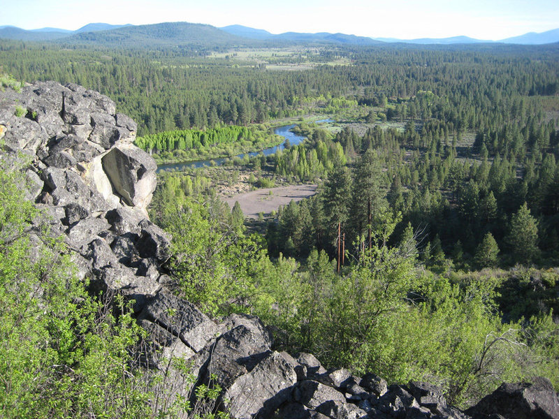 Photo of Williamson Cliffs overlook. (Courtesy of "Skeates")