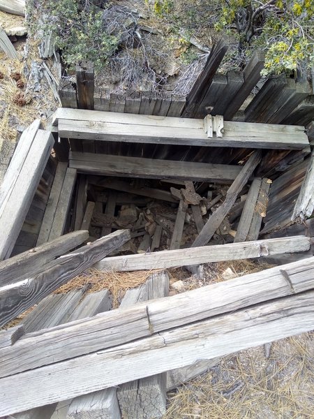 Abandoned mine, Holcomb Valley Pinnacles