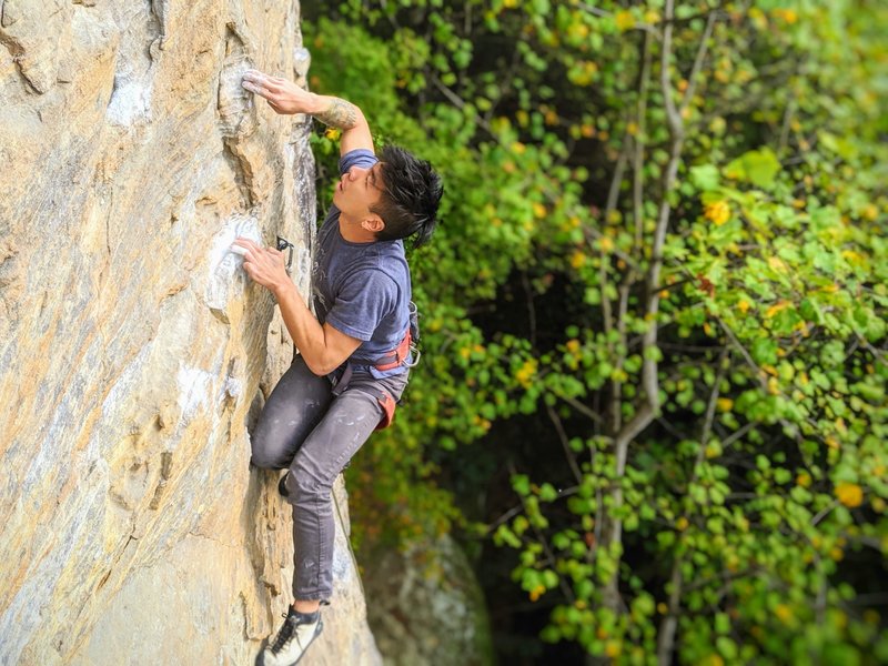 Mike frugally using the holds