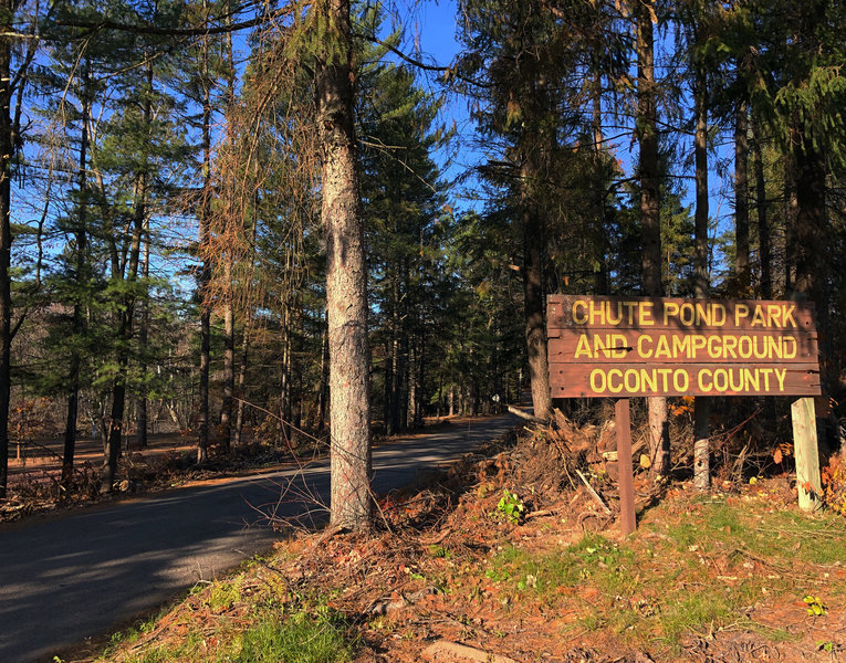 Bouldering in Chute Pond County Park, Northern Highlands