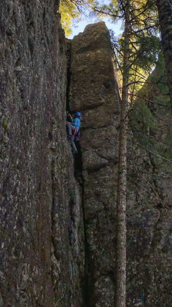 I'm on a different route but you can see the crack right behind me