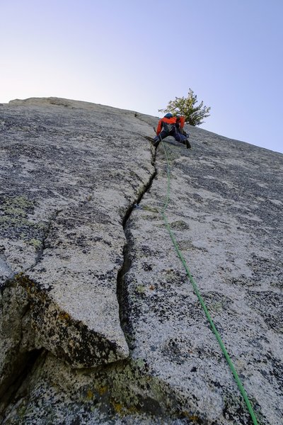 B.Thau climbing P3 of Kaopectate Blues