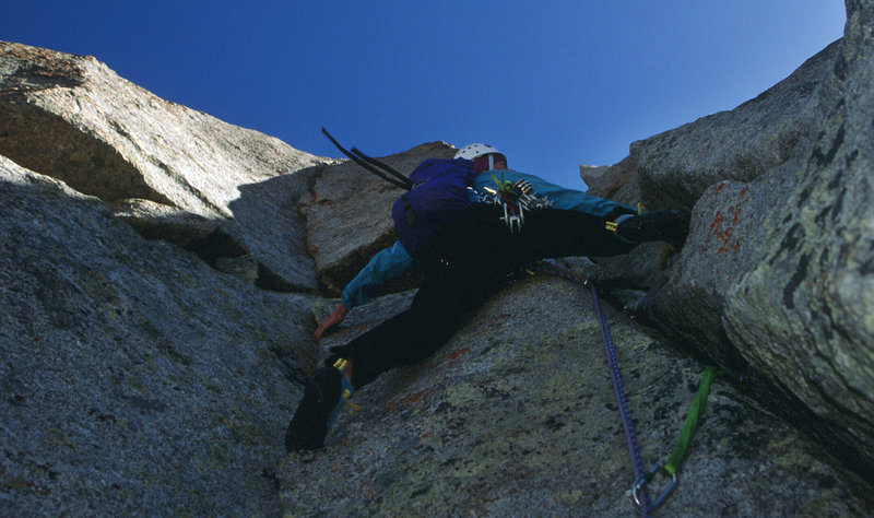Mike Keating leading what is probably P2 on the West Pillar - Sept 1994