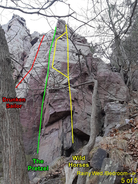 Right-most section of Pseudo Hawk's Nest. Leaning Tower gully is just a bit to the right.