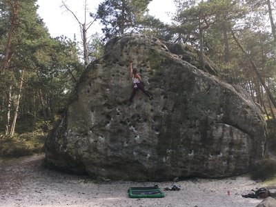 Climb La Dalle à Poly (black n°40), Fontainebleau