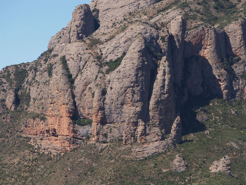 Telephoto of the left (south) end of the East face