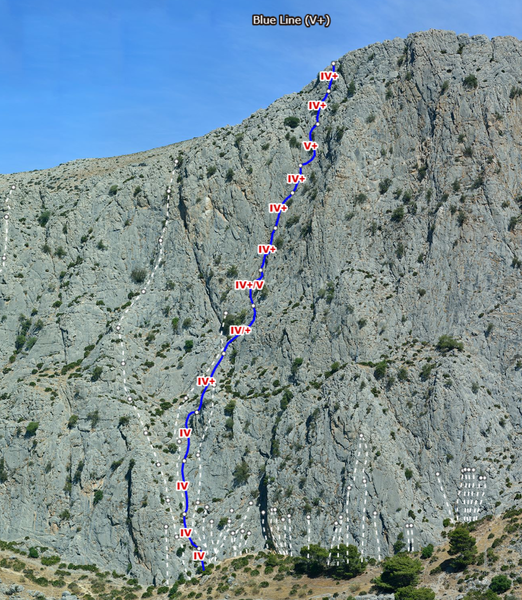 Blue line in relation to other climbs nearby. From Cartowall