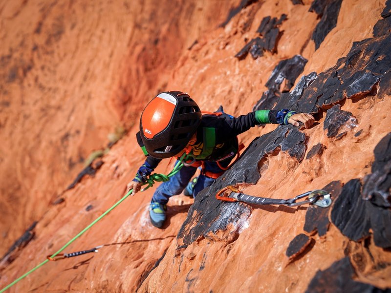 Bishop (6) pulling up rope on his first 5.7 outdoor lead