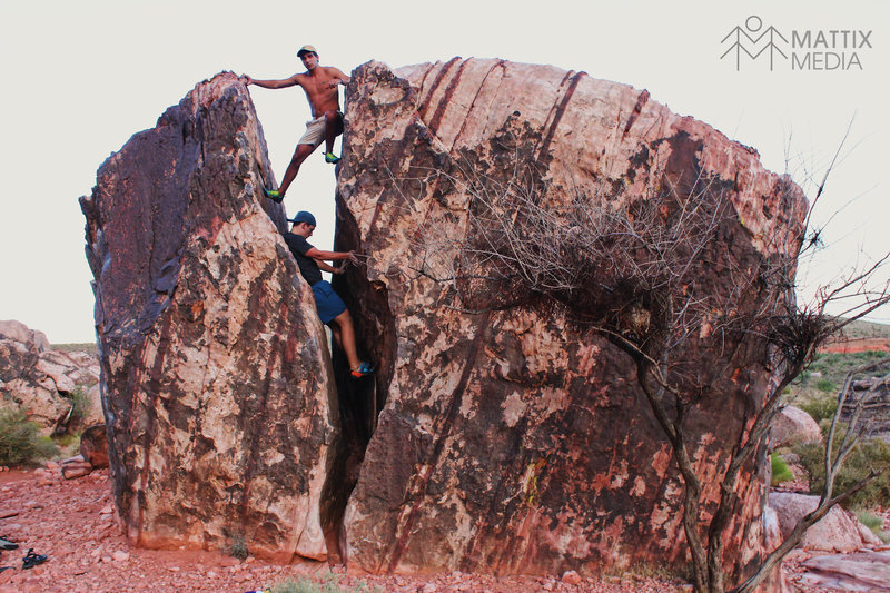 hangin' in the crack