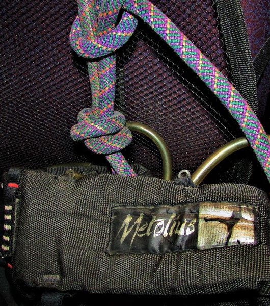 Detail of Tie-on harness: Full strength bartacked rear haul loop & rolled-tape in surgical tubing quality Gear-loop