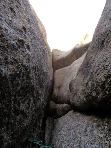 About to enter the best part of the climb, chimneying above the #6 & pulling the roof through the fist crack on the left. Get ready to change sides a few times while doing some fun stemming!