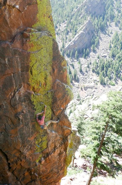 Beckett Aizeki on the lower 11c sport section. Big runout after the bolt above him.