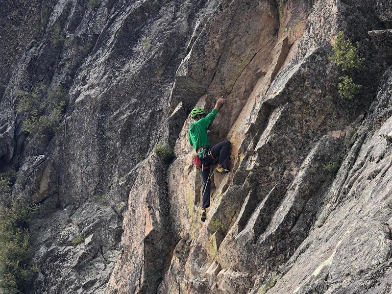 Setting up for the Crux on Sweeping Beauty (10c) @ Mount Lemmon, Tucson, AZ
