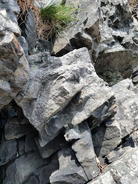 About 70-80ft up on pitch 1, beware of this loose rock in the small chimney moves.