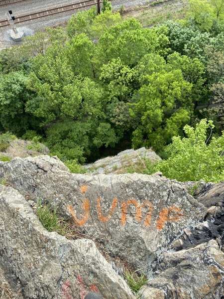 This is the view from the top of the climb. Chickies Direct is directly below. You can't see any of the final pitch here because the route is steep and overhanging in places. You can see the "grassy ledges" of pitch 2.