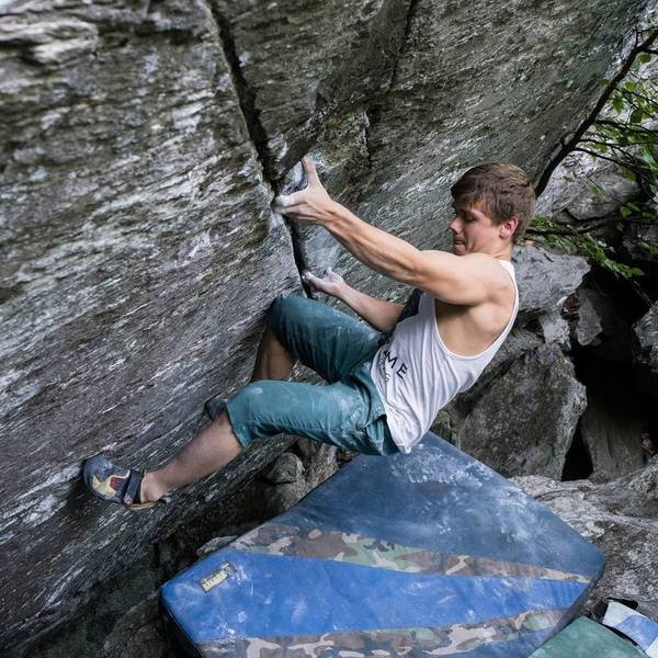 Sticking the undercling pinch midway.