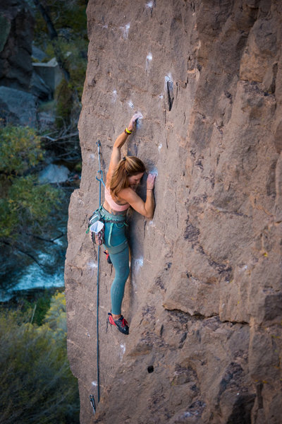 Short climb, some reachy spicy moves on crimps that are more difficult if you don't have the reach. Definitely one of my favorite climbs in the Gorge!
