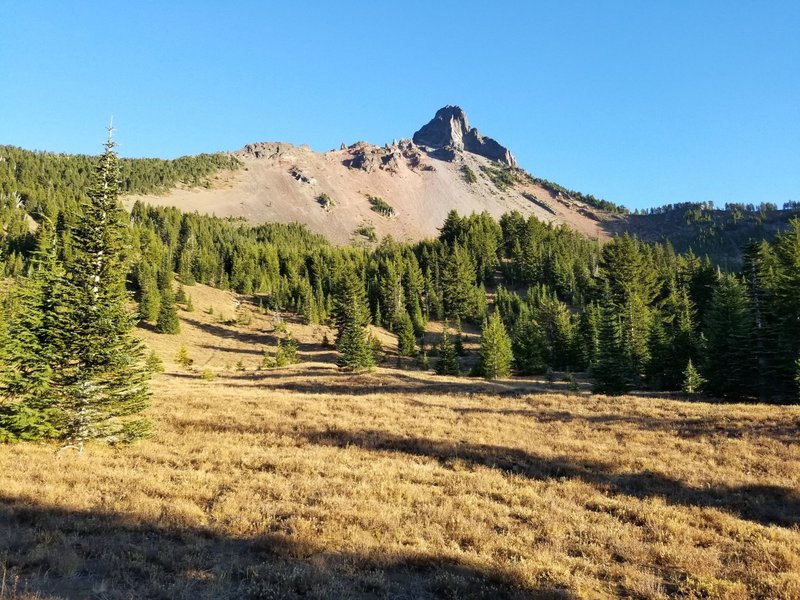 Looking back at the bowl situated b/w the North (left) and West (Right) Ridges during descent.