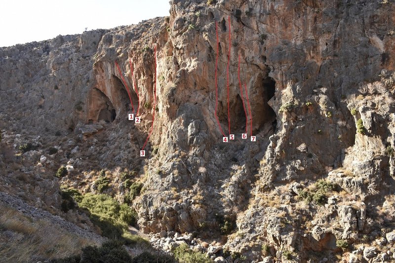 III. SOUTH-WEST FACE, RIGHT SIDE
<br>
The climbing is taking place around two caves, the rock is of good quality, smooth, not sharp. Routes there are mostly overhanging. You'll need a 50m rope.