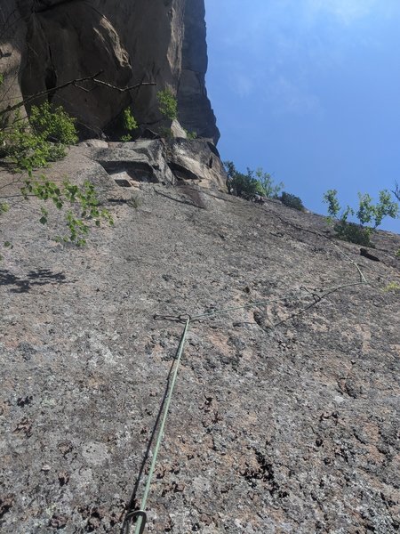 La 4eme longueur. Start of the 4th pitch.