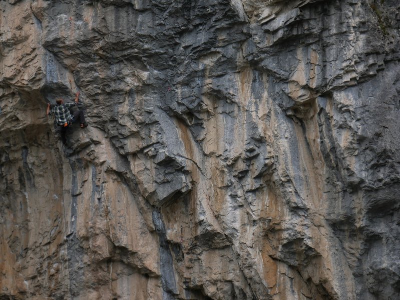 Sven coming through crux 1!