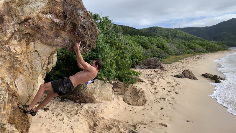 Undercling position on the lowest part of the overhang