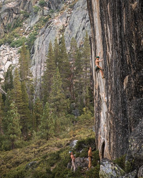 Belaying Elias Tinseth on a proud onsight attempt of Babylon earlier this year he later sent and added this beauty to his ticklist! Photo credit goes to Erich Harman the mega boss!