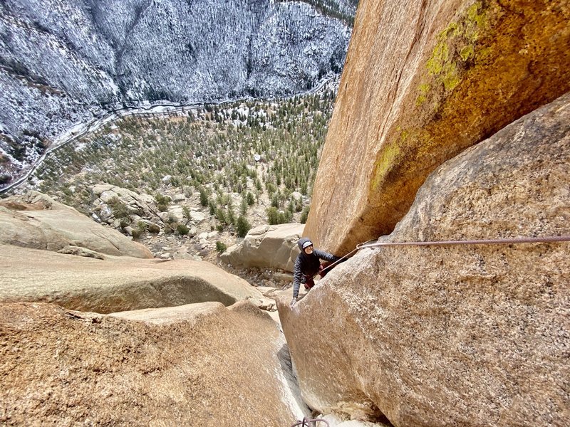 Tatiana following the pitch 2 handcrack.